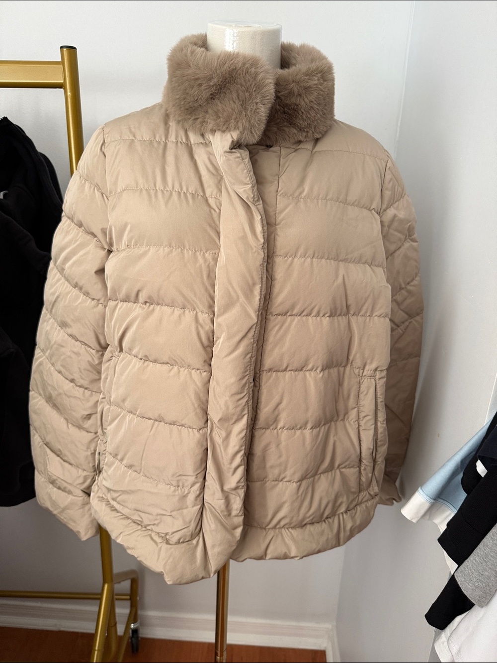 Max Mara weeken Women's Beige Puffer Jacket with Faux Fur Collar